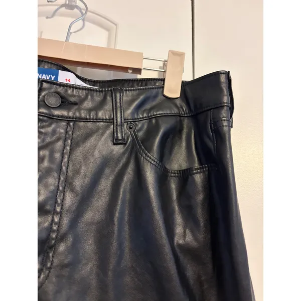 Old Navy High Rise OGG Straight Faux Leather Pants Black Size‎ 14 - Image 4