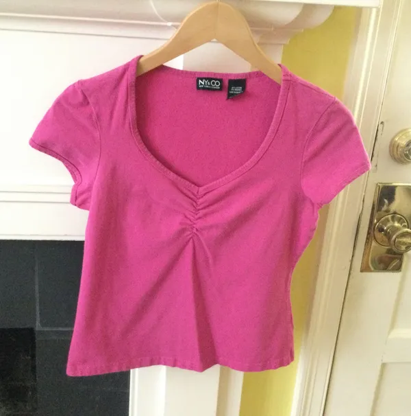 New York & Company Y2K Center Ruched Cinched Pink V-neck Top - Sz Medium - Image 8