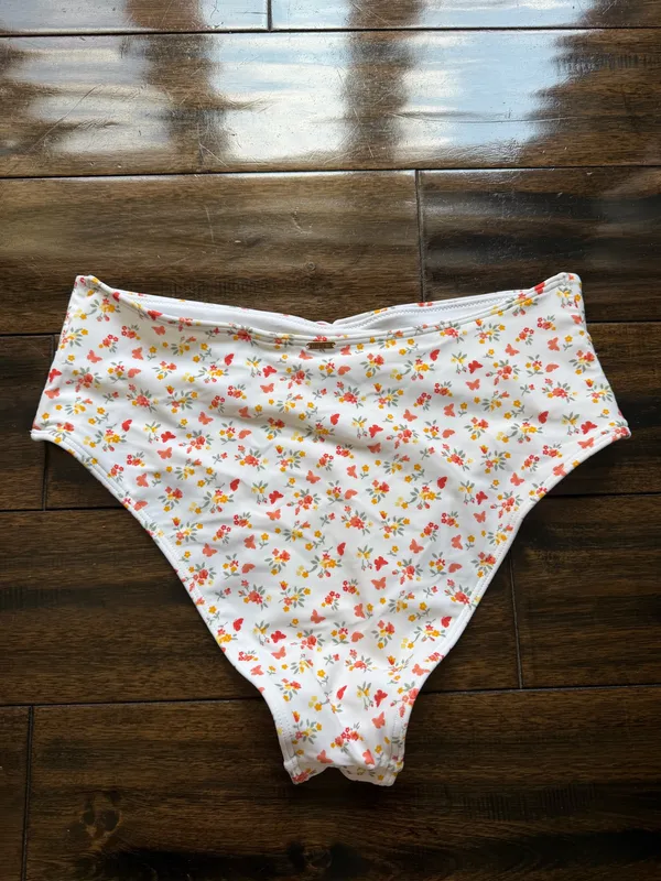 Hollister Butterfly Floral Bikini Set - Image 6