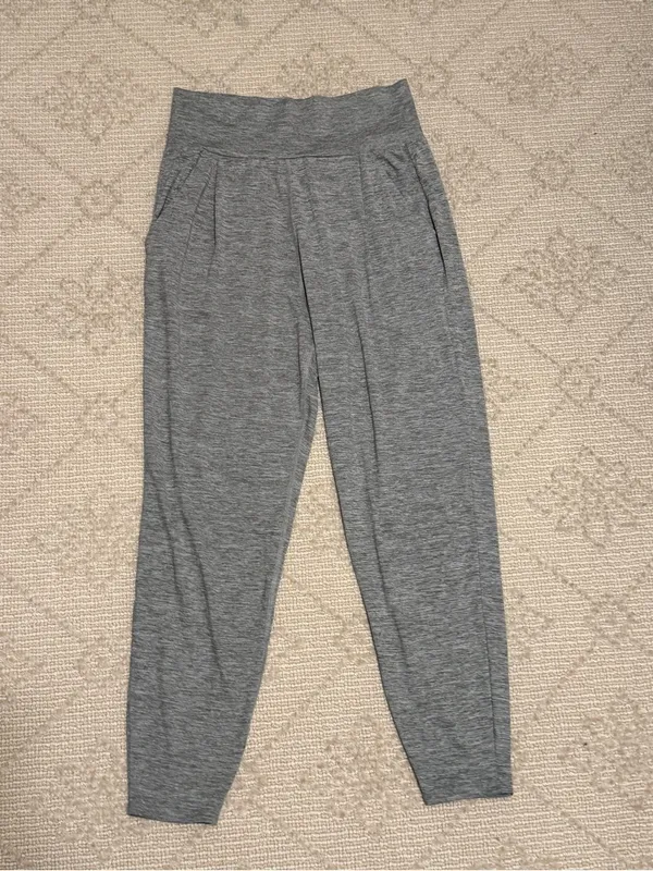 VUORI Light Heather Gray Joggers Small - Image 3