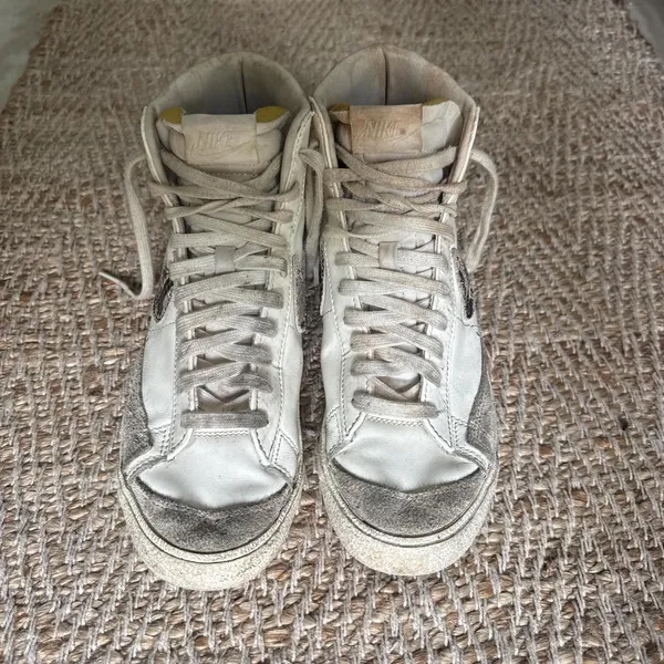 Nike Blazer Mid '77 white sneakers with black snake print swoosh, size US 9.5 - Image 3