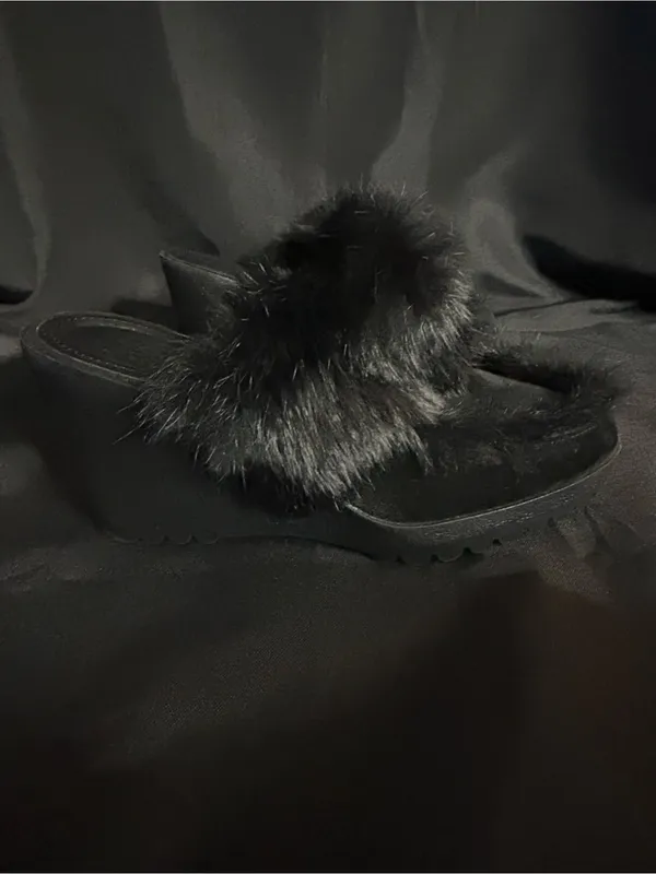 Coach Women’s Vintage Kaela Black Genuine Rabbit Fur Suede Platform Slides 7.5 - Image 2