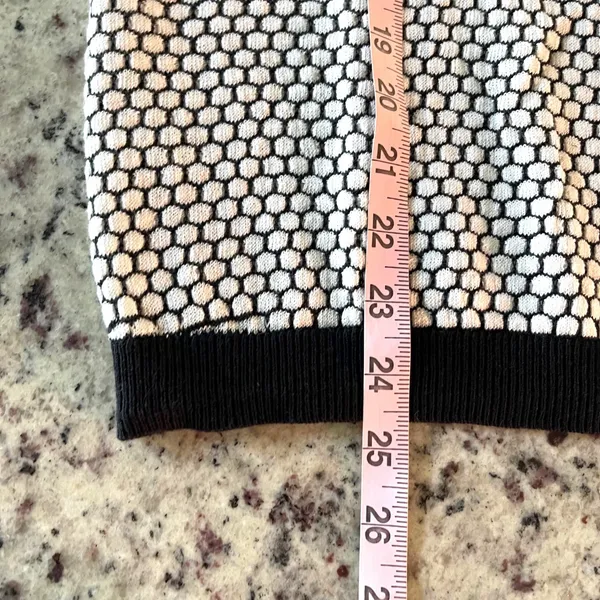 Maison Jules Sweater Top Womens XL Black White Honeycomb Mod‎ Textured Crew Neck - Image 9