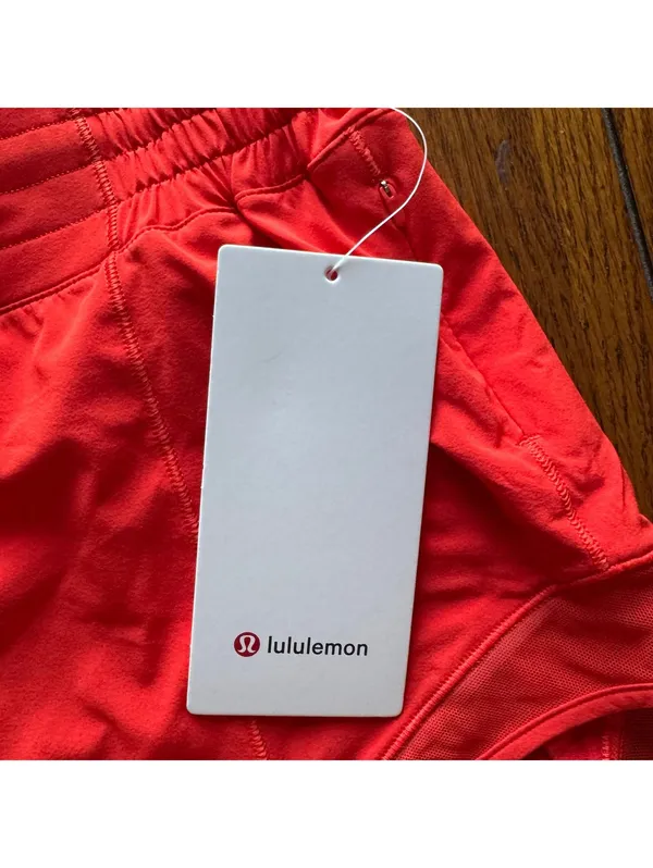 Lululemon Hotty Hot Short High Rise 2.5” Cherry Ember Size 6 NWT - Image 3