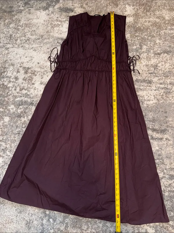 Uniqlo Sleeveless V-Neck Maxi Dress in Plum Brown - Image 13