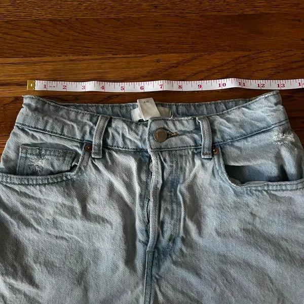 H&M High Waisted Shorts - Image 4