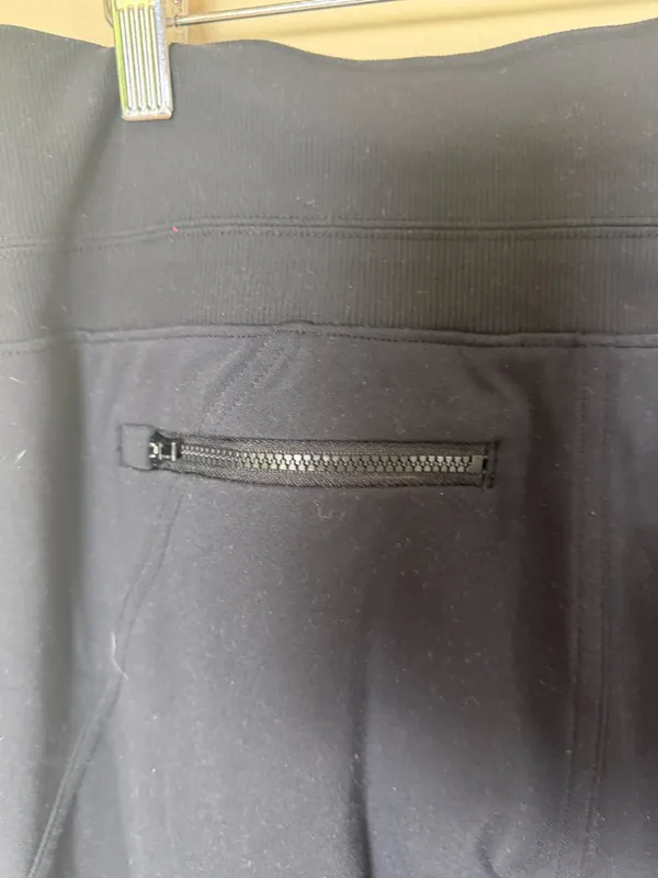 ATHLETA Venice Jogger Black Size Medium - Image 5