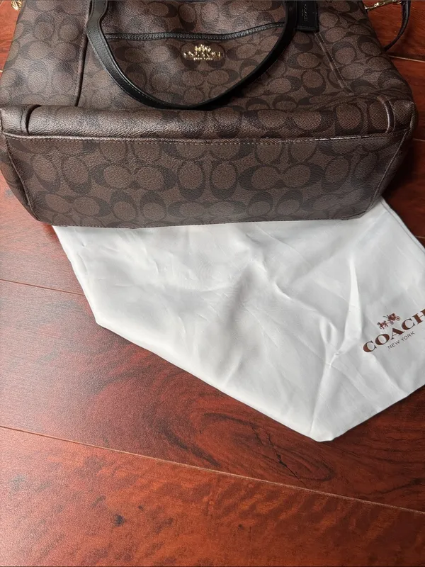 Coach Brown Black Signature Tote Bag with Removable Strap excellent condition - Image 5