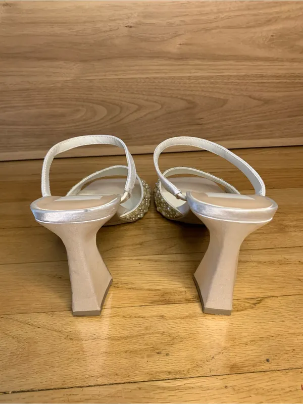 Dolce Vita Ivory Strappy Mules with Gold Pearl Beaded Toe - Size 7.5 - Image 4
