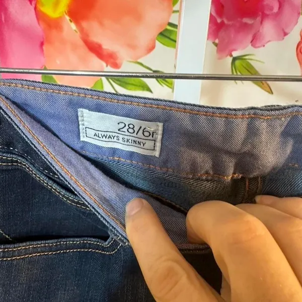 J18. Gap 1969 dark wash straight leg jeans - Image 3
