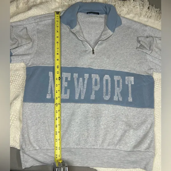 Brandy Melville Women OneSize Gray Newport Spellout 1/4 Zip Pullover Sweatshirt - Image 5