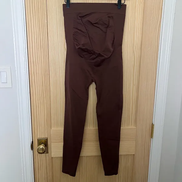 BLANQI-Everyday Maternity Belly Support Leggings Maroon Size L - Image 2