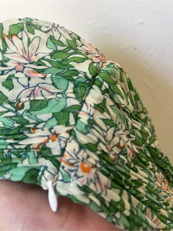 Lulu's Green Floral One-Shoulder Pleated Chiffon Crop Top - Image 6