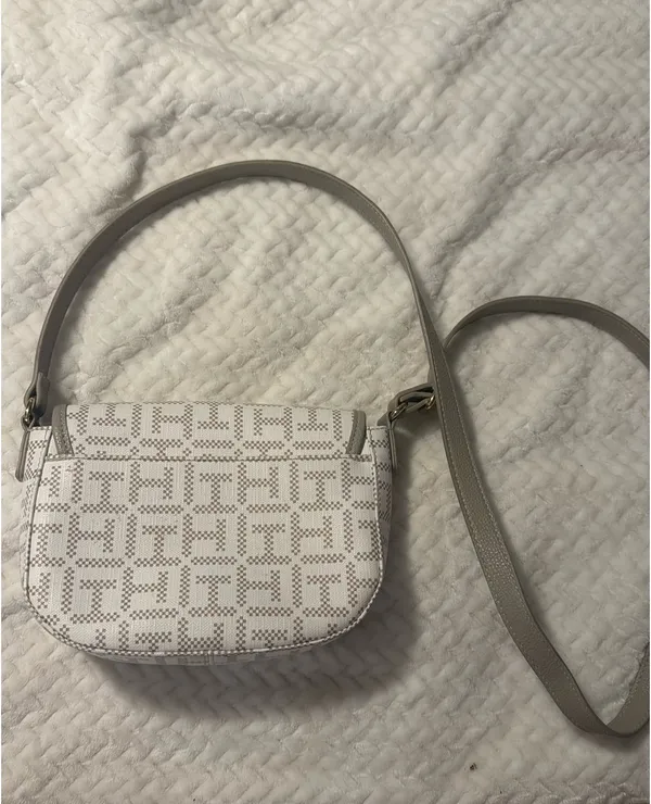 Tommy Hilfiger Purse - Image 2