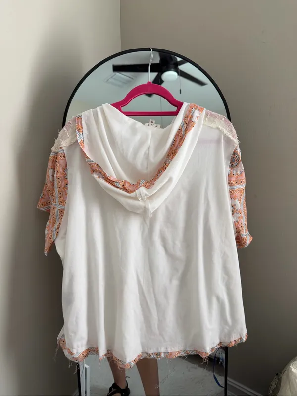 POL White Boho Embroidered Peasant Top with Peach Accents - Image 5