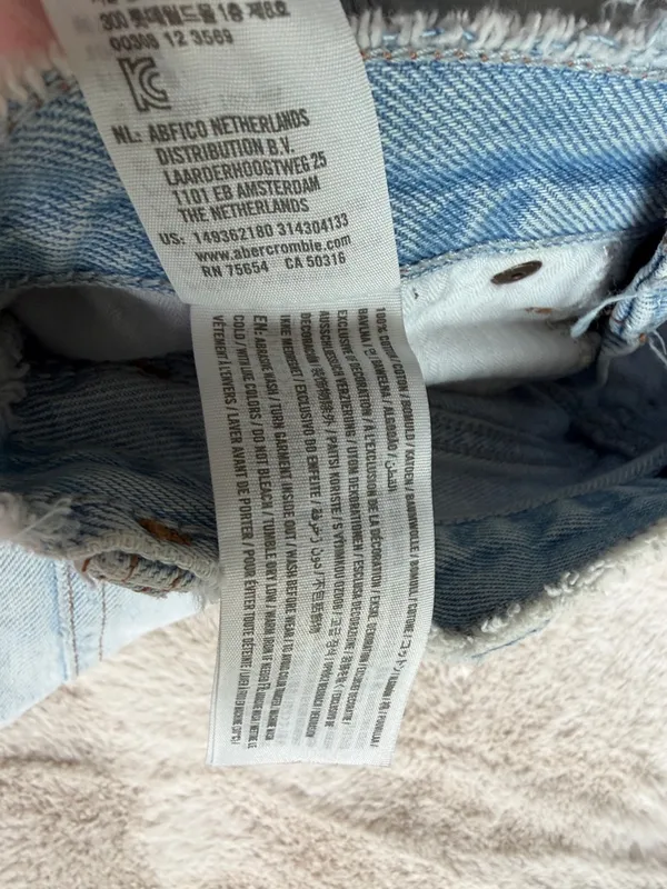 Abercrombie & Fitch Light Wash Distressed Denim Shorts - Image 4
