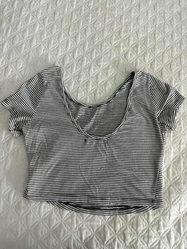 Brandy Melville Crop Top - Image 2