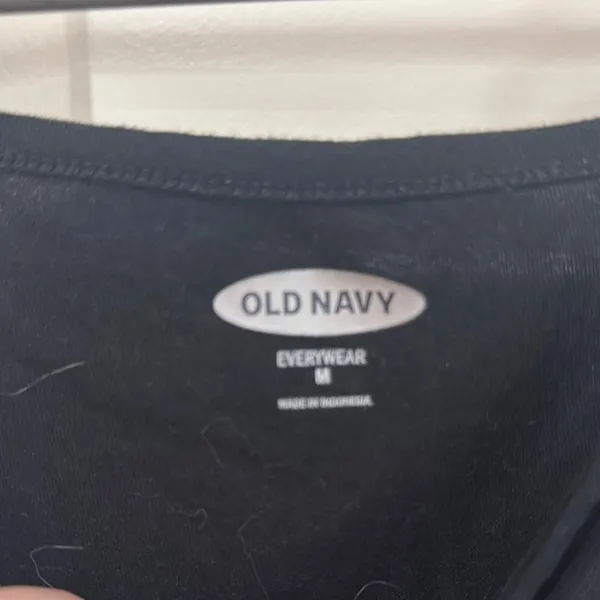 Old Navy Black Camisole Relaxed Fit - Image 3