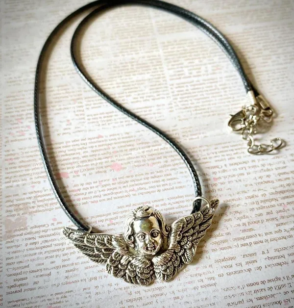 Handmade aesthetic vintage goth romance angel/cherub Unisex simple necklace👼🖤 - Image 2
