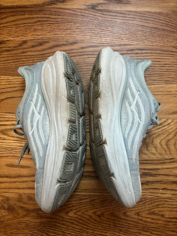 Hoka Women's Bondi 9 Sneakers - Image 2