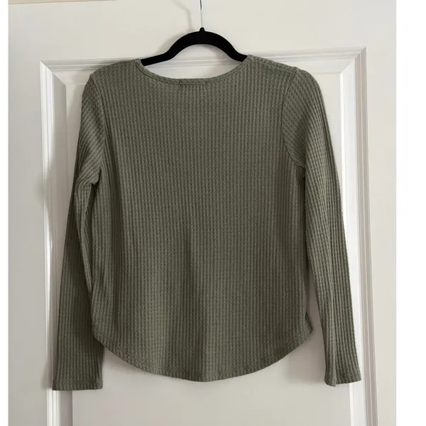 Altar'd State Olive Green Waffle Knit V-Neck Thermal Top XS - Image 4