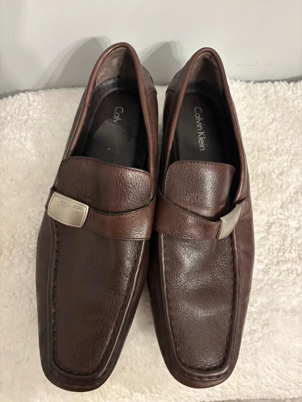 Calvin Klein slip on loafer all leather with emblem to side chocolate brown sz 8.5 casual or business  - Image 9