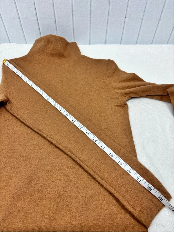 VINCE Lightweight Boiled 100% Cashmere Classic Turtleneck Size XS - Image 9