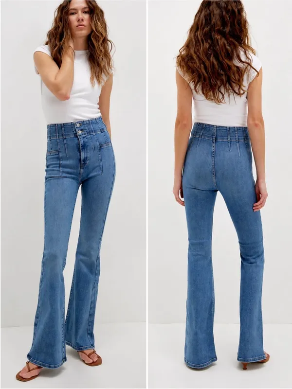 Free People We The Free Jayde Flare Jeans- Size 31 - Image 2