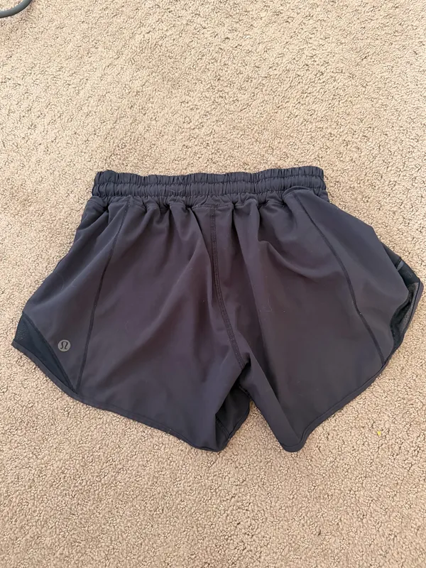 Lululemon Shorts Hotty Hot 4" - Image 2