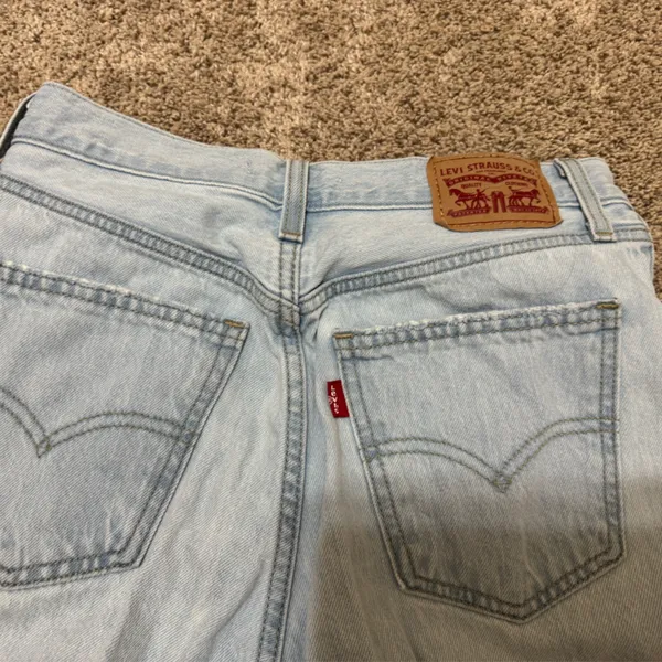 Levi’s Low Pro Straight Jeans Light Wash Distressed Size 25 Women’s - Image 7