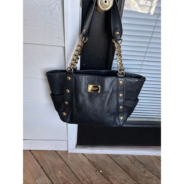 Michael Kors Delancy Shoulder Tote Bag Black Gold Pebbled Leather - Image 13