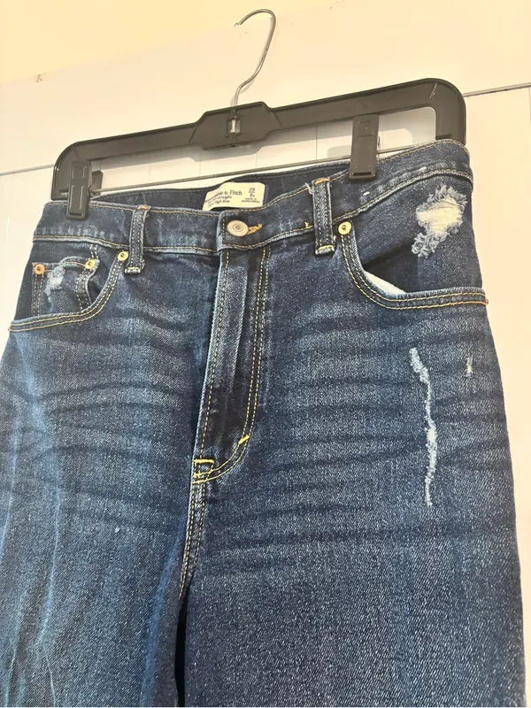 Abercrombie & Fitch Dark Indigo High-Rise Straight Jeans - Image 8
