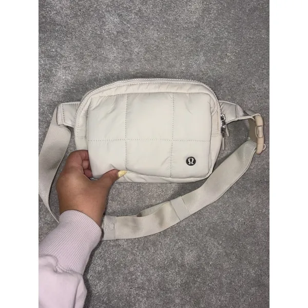Lululemon Quilted Grid Belt Bag Hand Warmer 1.5L White Opal - Image 5