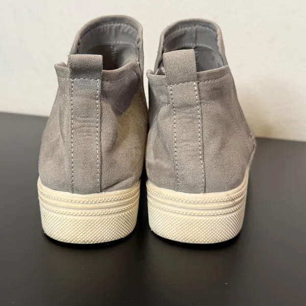 Dolce Vita High Top Platform Sneakers Ankle Bootie Womens 10 Gray Faux Suede - Image 8