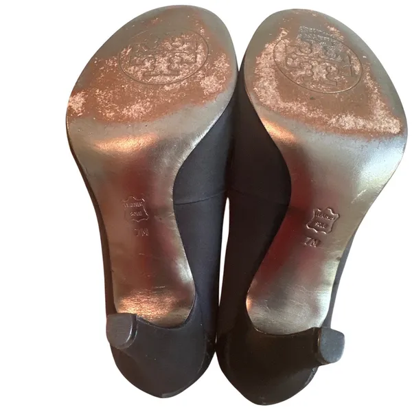 Tory Burch Black Satin Crystal Medallion Stiletto Pumps Heels Size 7 - Image 8