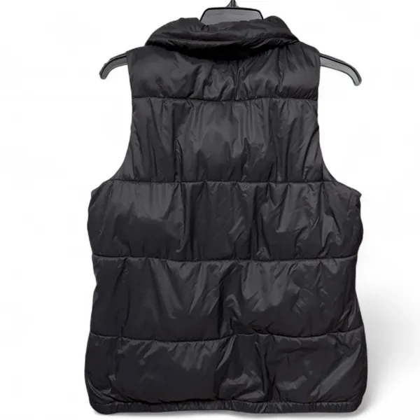 Old Navy Women's Black Puffer Vest - Image 6