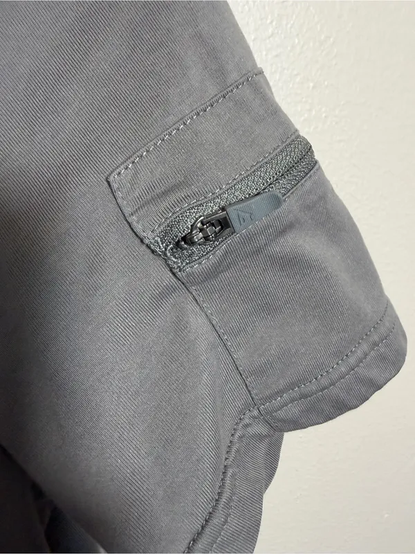 Gymshark Non Stop Tee women’s gray w pocket - Image 3
