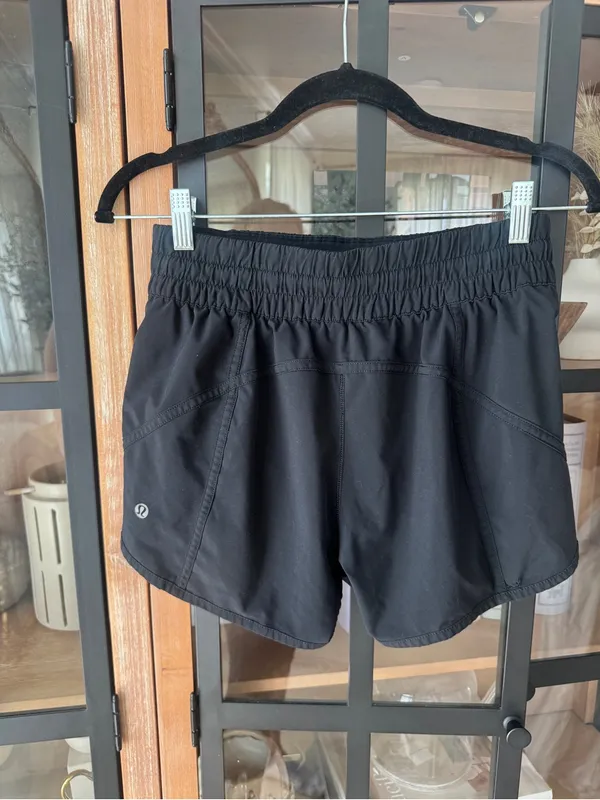 Lululemon Tracker Shorts running low rise V *4" Black swift liner - Image 6