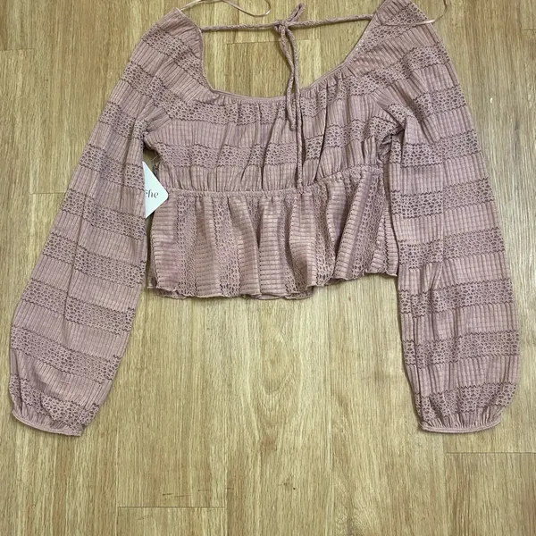 Elegant Dusty Pink Long Sleeve Crop Top - Image 3