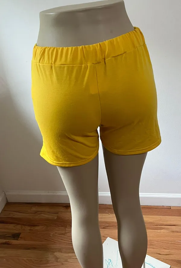 Women Short Yellow Size M - Image 2