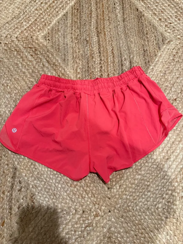 Lululemon Hotty Hot Shorts 2.5" Low-Rise - Image 2