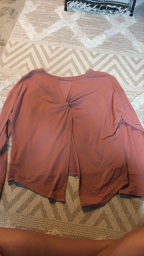 Old Navy Active Top - Image 2