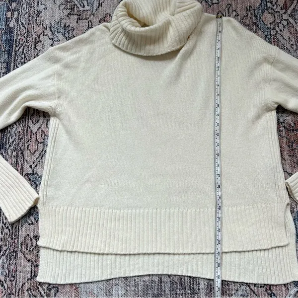 ANTHROPOLOGIE Blair Slouchy Turtle Neck Sweater in Cream Off White Size Medium - Image 9