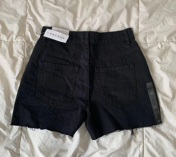 PacSun Black Highwaisted Shorts - Image 2