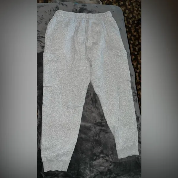 Nike Sportswear Club Fleece Cargo Jogger Sweatpants in Gray Size Medium - Image 13