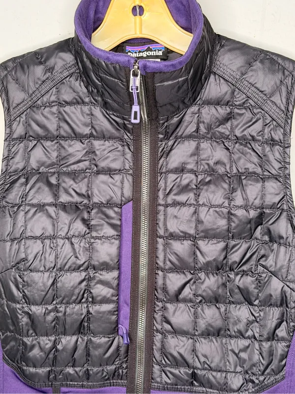 Patagonia Black & Purple Hybrid Vest - Image 2
