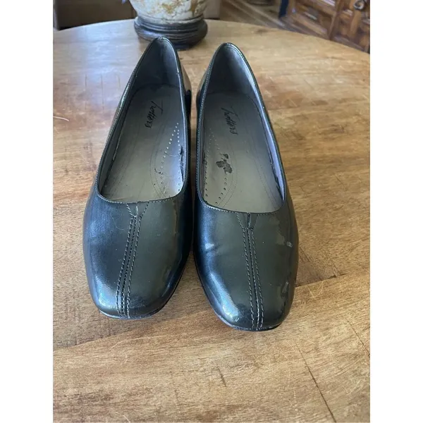 Trotters DORIS Round Toe Business Slip On Loafer Patent Leather 8M - Image 3