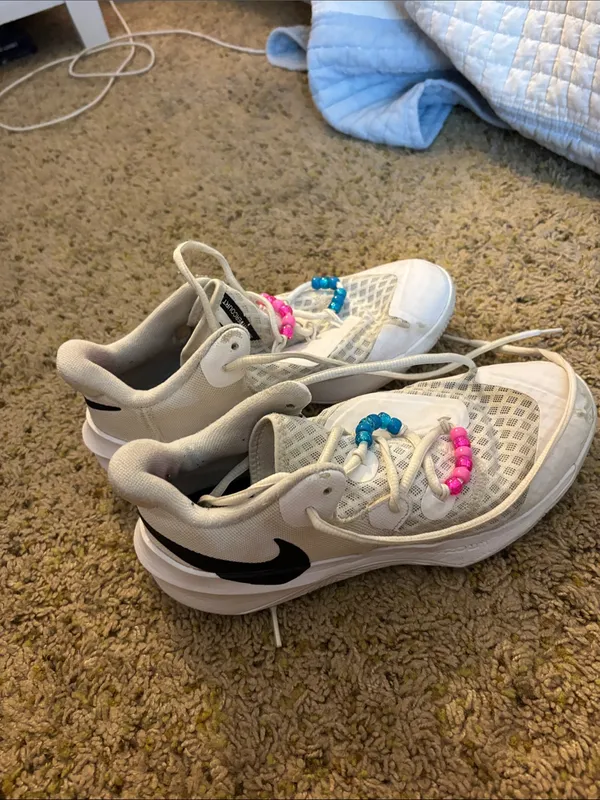 Nike Women’s White Sneakers - Image 4