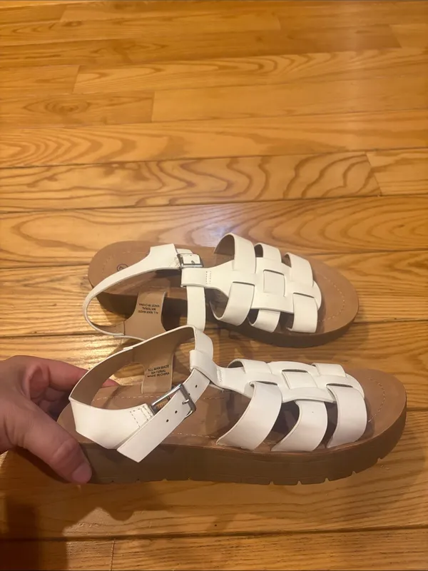 Soda Size 7 White Strappy Woven Fisherman Buckle Sandals - Image 3