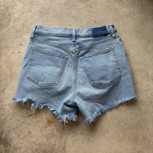 Abercrombie & Fitch The 4" Mom Short High Rise - Image 3